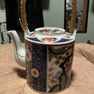 Imari-Art Floral Porcelain Teapot with Bamboo Handle
